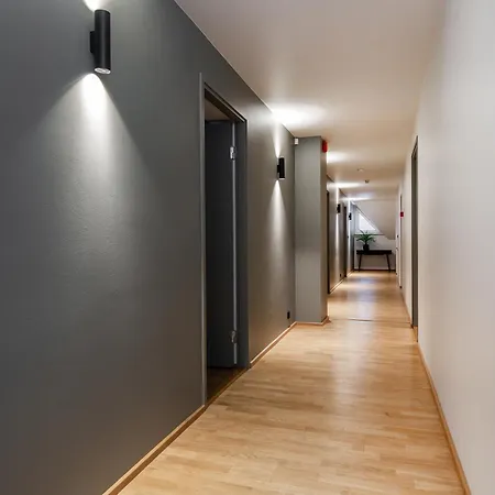 Luxury With 6 Bedrooms & Pool Etc 别墅