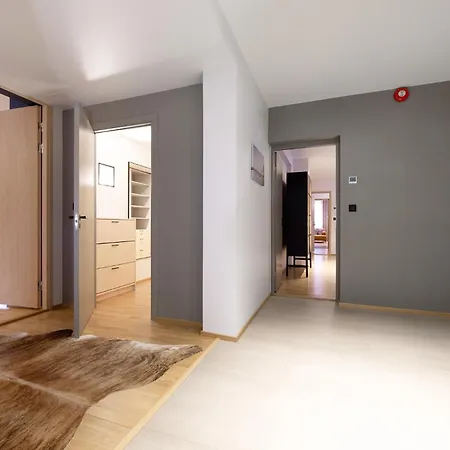 Luxury With 6 Bedrooms & Pool Etc * 塔林