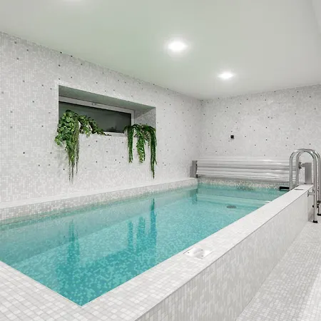别墅 Luxury With 6 Bedrooms & Pool Etc *