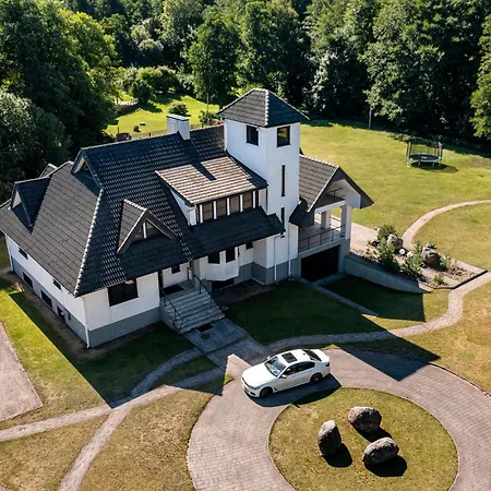 Villa Luxury With 6 Bedrooms & Pool Etc *