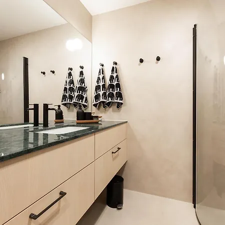Luxury With 6 Bedrooms & Pool Etc * Таллінн