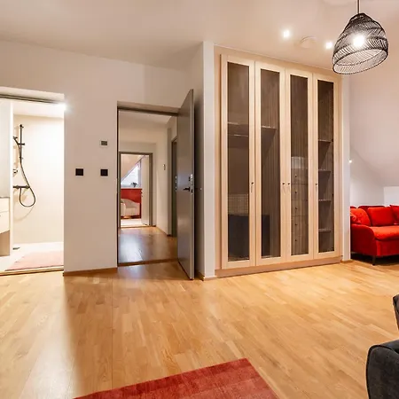 Luxury With 6 Bedrooms & Pool Etc Вілла *