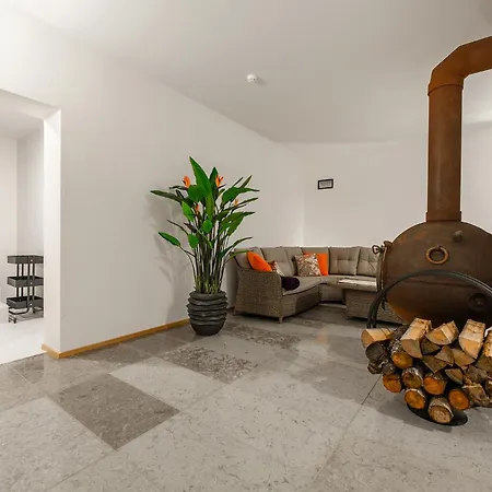 Luxury With 6 Bedrooms & Pool Etc * Таллінн